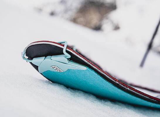 Pomoca stoupací pásy: materiály, vlastnosti a jak je vybírat