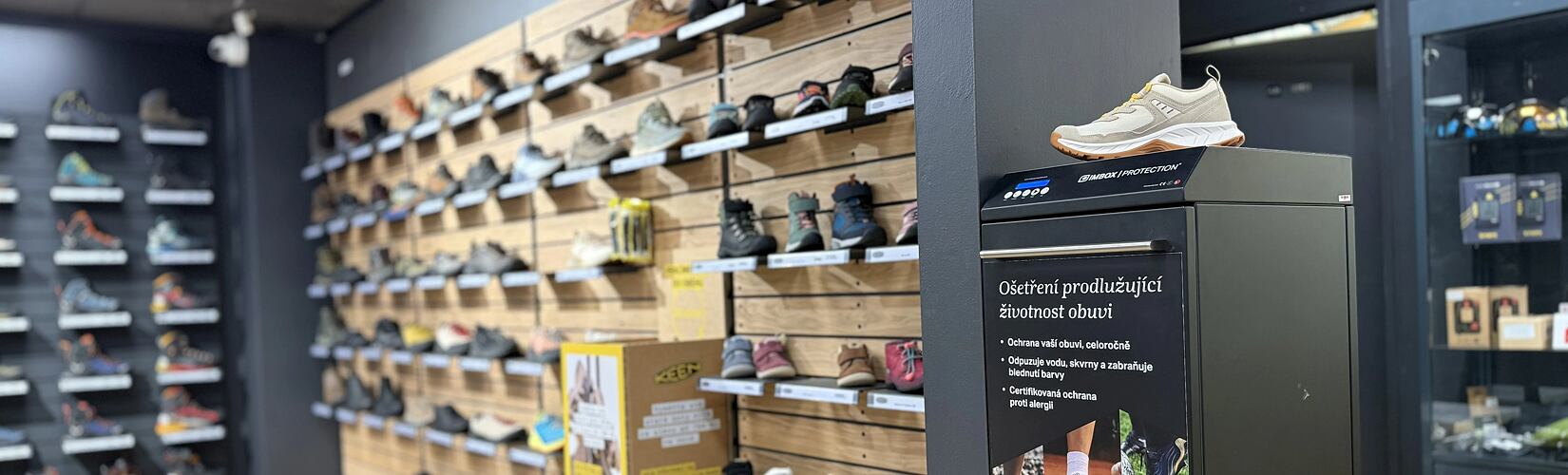 Nová služba na prodejnách: impregnování obuvi IMBOX