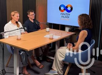 Podcast NAVŽDY MLADÍ #8: Jindřiška Zemanová a Aleš Kroužecký mluví o fyzické zdatnosti
