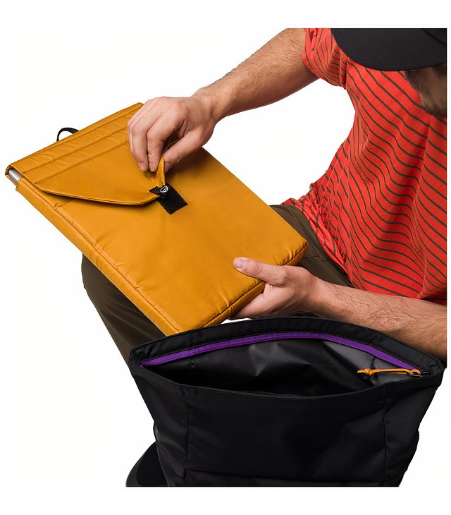 Batoh WILD COUNTRY BASE HAULER 25, BLACK
